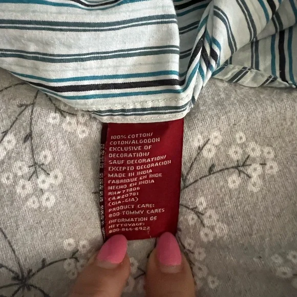 Tommy Hilfiger Dress Shirt -- Medium - Picture 5 of 6